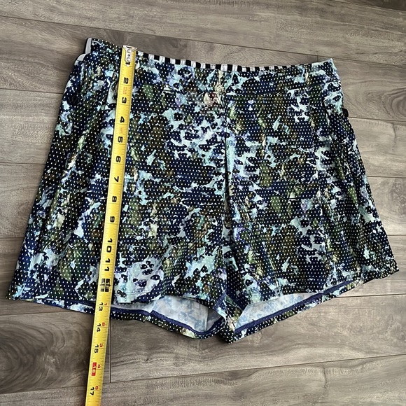 Lululemon Skort - size 8 - Picture 11 of 12